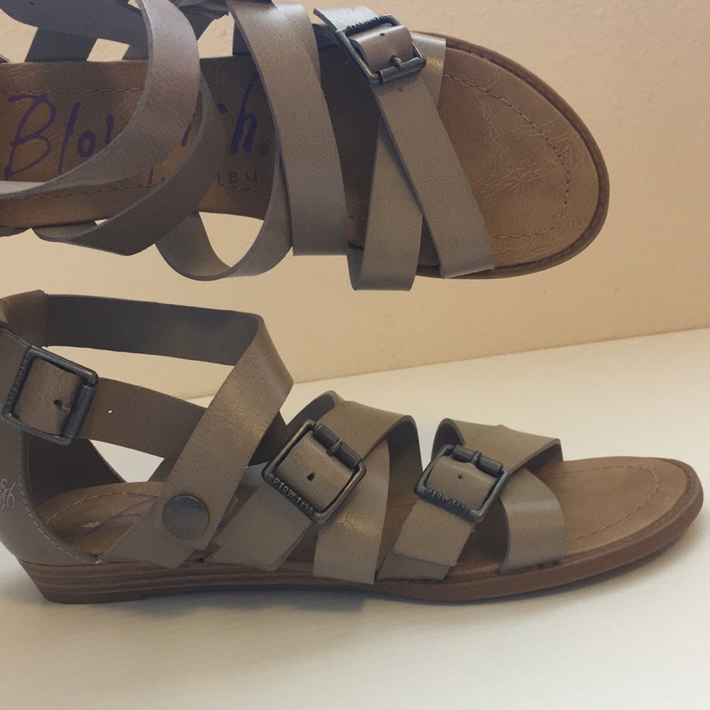 🔴Sold🔴 NWOT Blowfish Malibu Sandals 8.5 - Picture 1 of 7